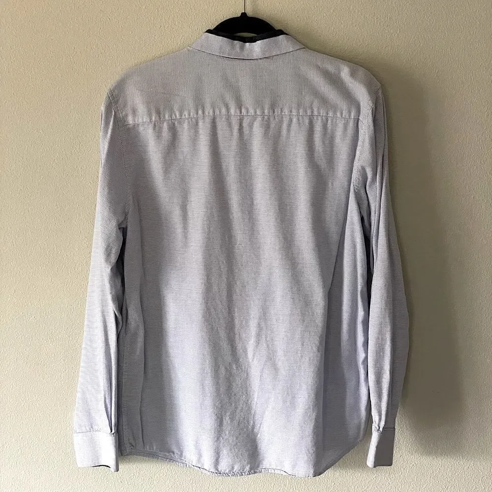 Eighth Ave. Slim Fit, Light Blue Mens Botton Down Dress Shirt. Size Large.